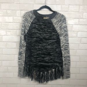 Hollister Gray Knit Fringe Women's Crew Sweater